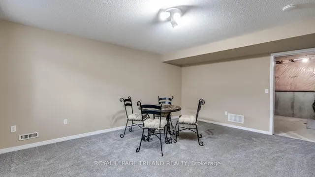 1600 Mickleborough Dr #17, London North 3