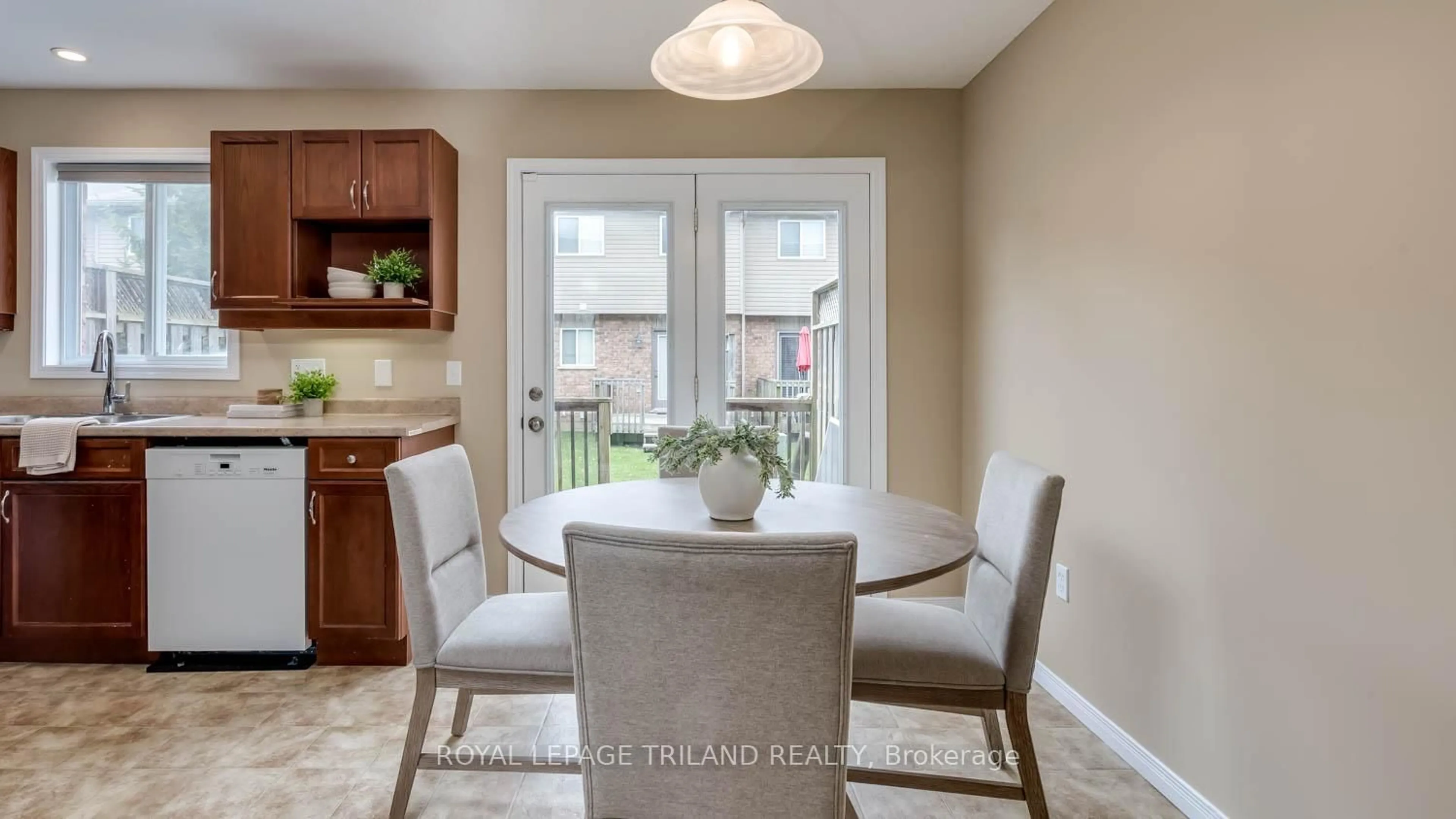 trreb/IMG-X13850448_6d525839-8312-4819-88c1-ceb7dcc9cf08-l.jpg