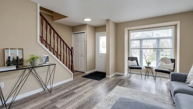 1600 Mickleborough Dr #17, London North 2