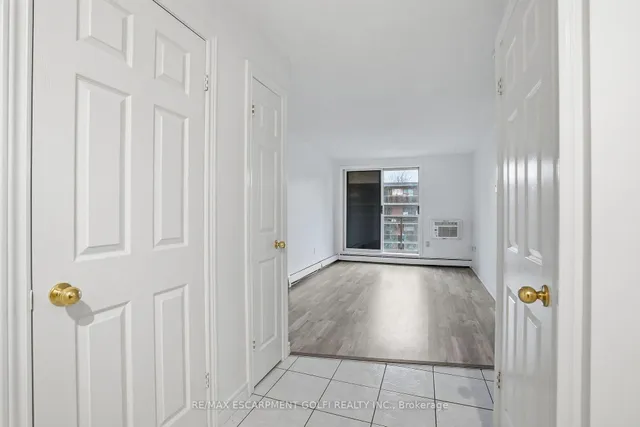 30 Summit Ave #401, Hamilton 4