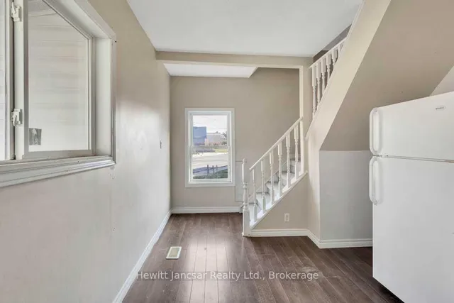 797 Hamilton Rd, London East 2