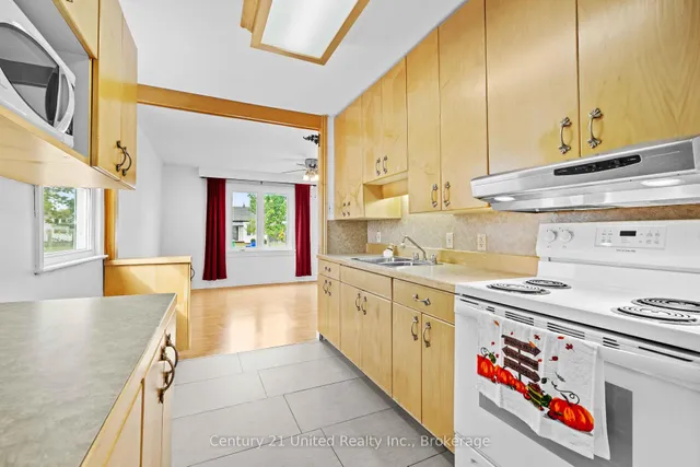 759 St. Mary's St, Peterborough 3