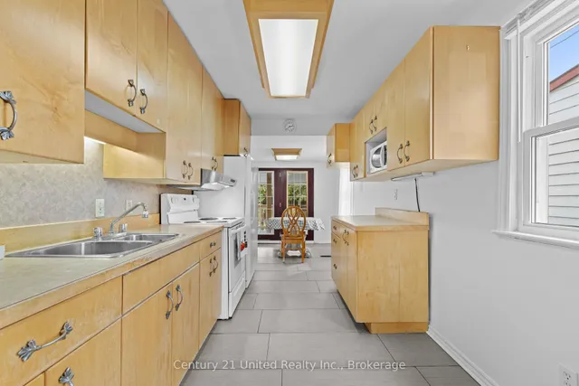 759 St. Mary's St, Peterborough 4