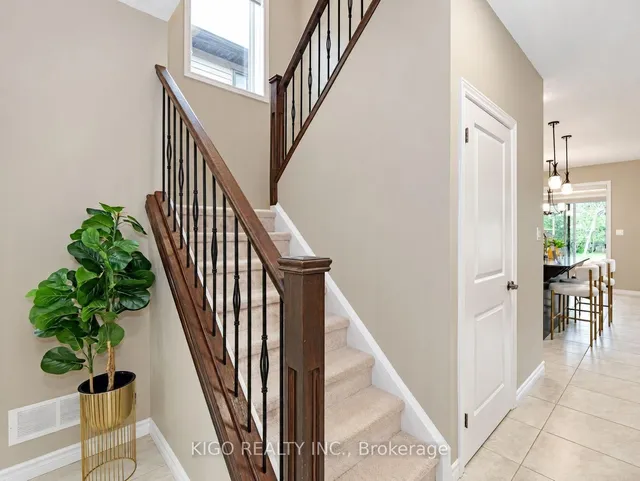 1121 MEDWAY PARK Dr, London North 5