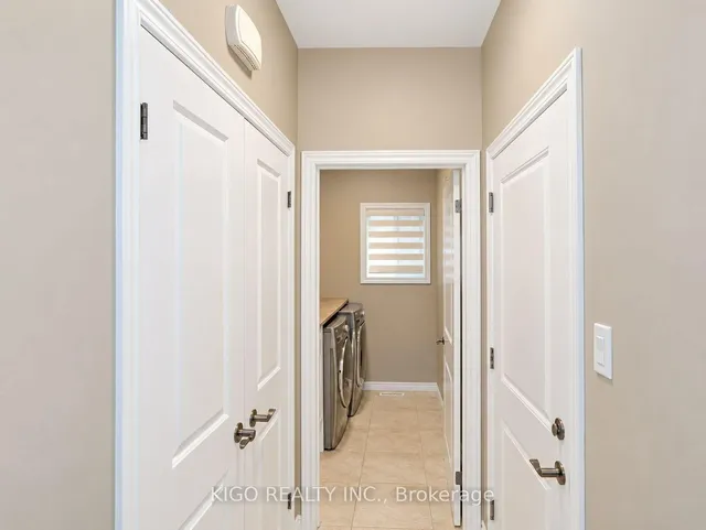 1121 MEDWAY PARK Dr, London North 4