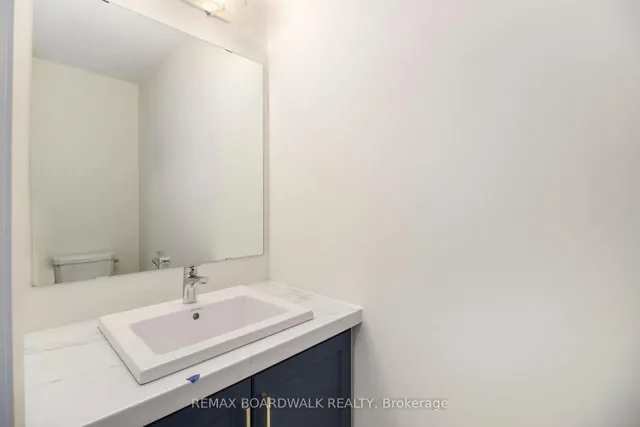 1194 Montblanc Cres, Russell 4