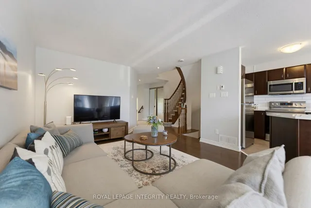 173 Silvermoon Cres, Ottawa 5