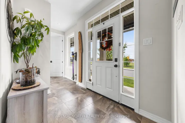 120 Mandalay St, Ottawa 5
