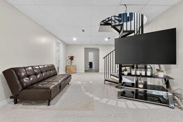 1380 Eighth Avenue Louth, St. Catharines 5