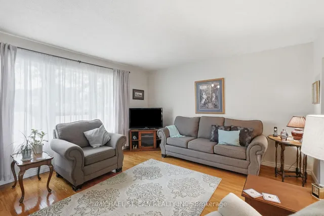 48 Raleigh Crt, Hamilton 3
