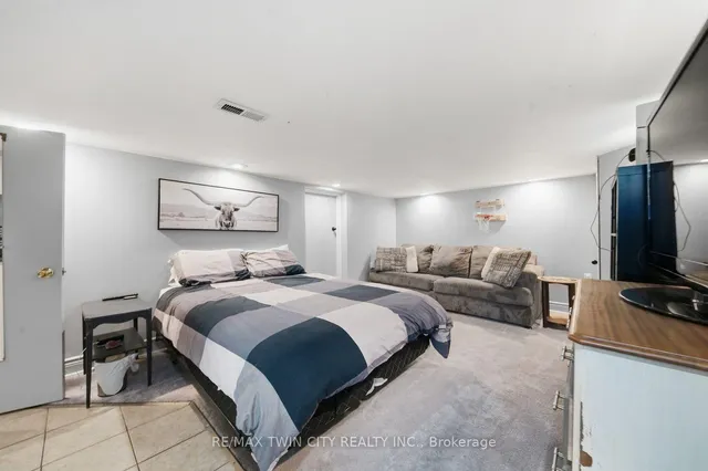 13 Forest Rd, Brantford 5