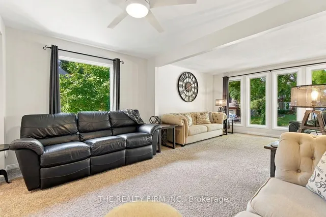 11 SOMERSET Cres, London South