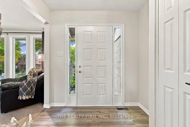 11 SOMERSET Cres, London South 2