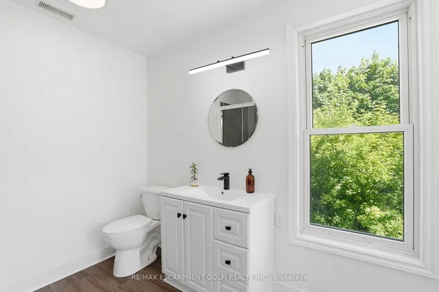 86 Oak St, Brantford 5