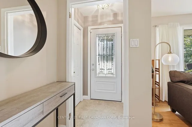 283 Spruce St, London East 3