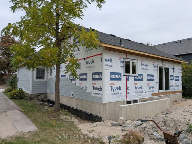 99 St Patrick St, Kawartha Lakes 3
