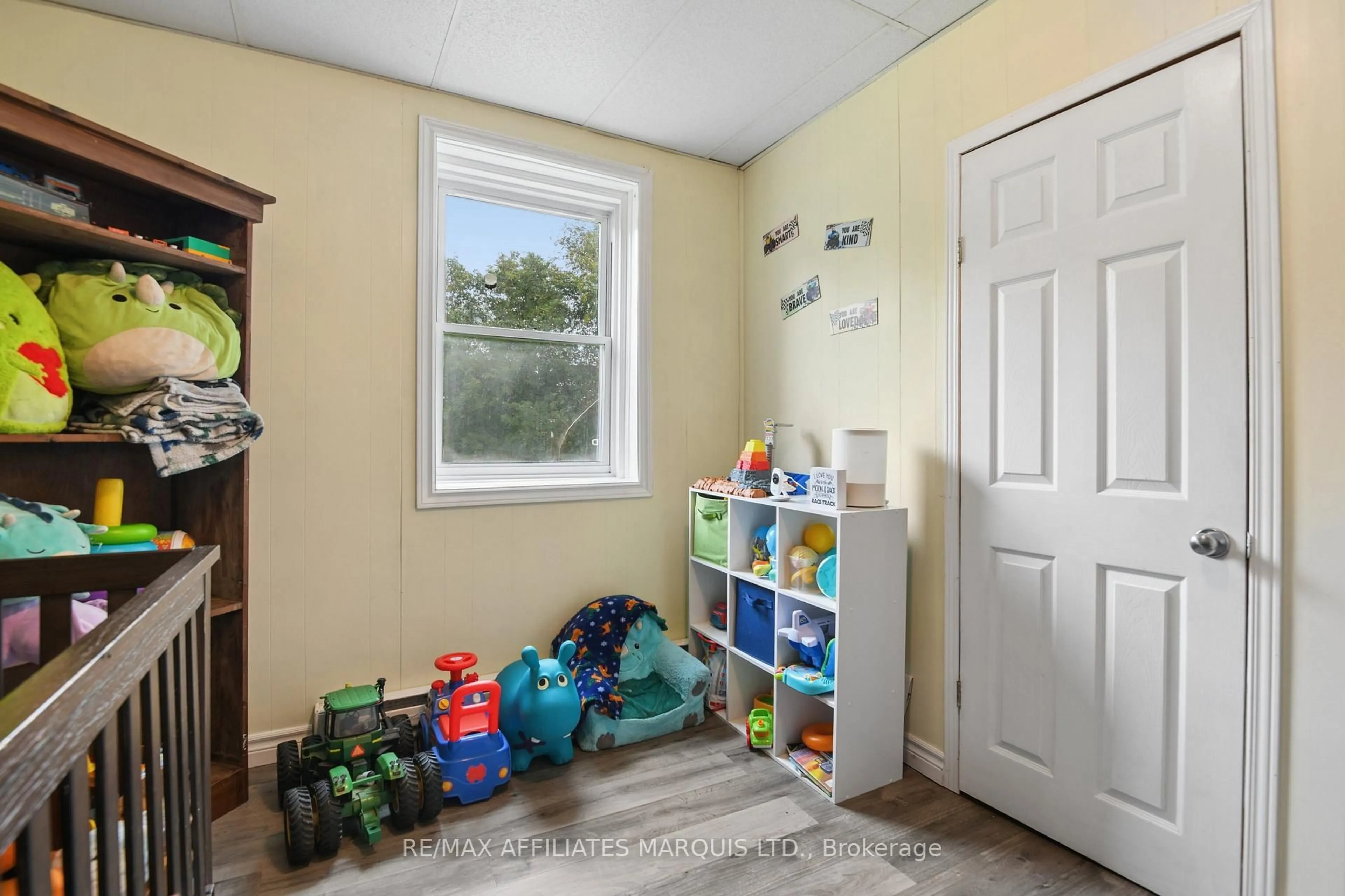 trreb/IMG-X13852016_3c9fd892-db7a-408e-9339-9a46054c5198-l.jpg