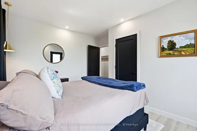 1368 Lorraine Rd, Port Colborne 3