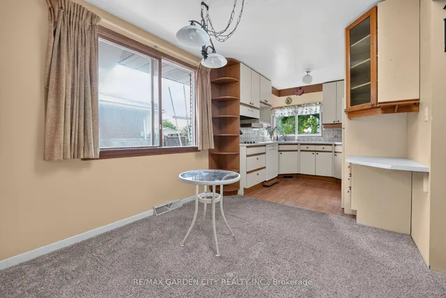 529 Carlton St, St. Catharines 4