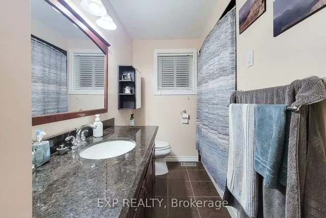 23 Tara Crt, Hamilton 2