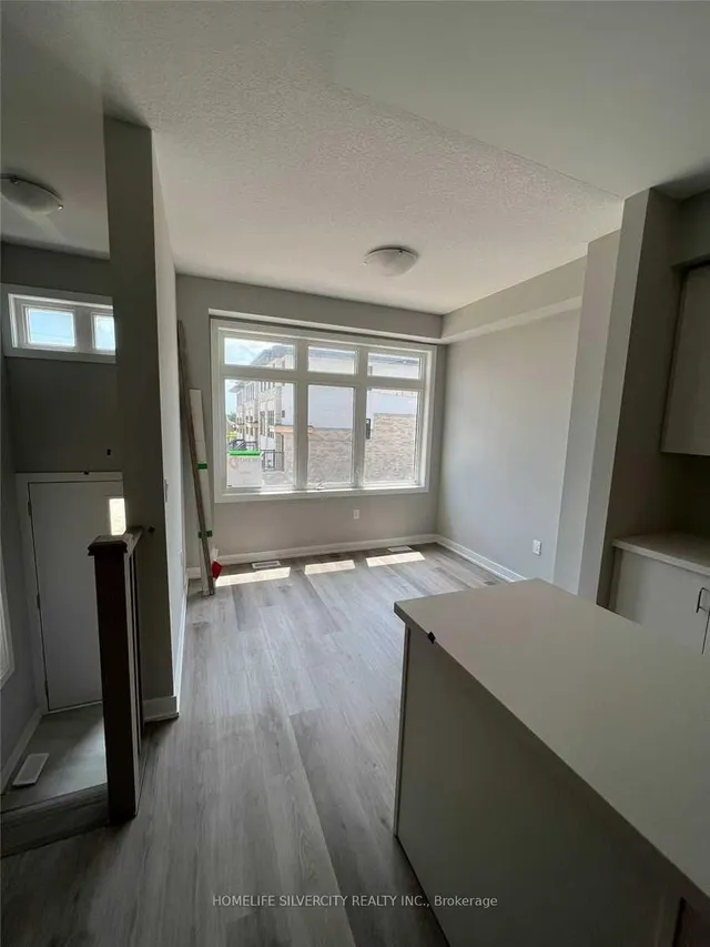 527 Shaver Rd #6, Hamilton 5