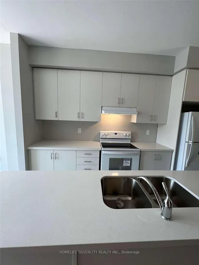 527 Shaver Rd #6, Hamilton 4