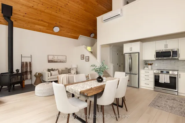 1042 S Menominee Lake Rd, Lake of Bays 4