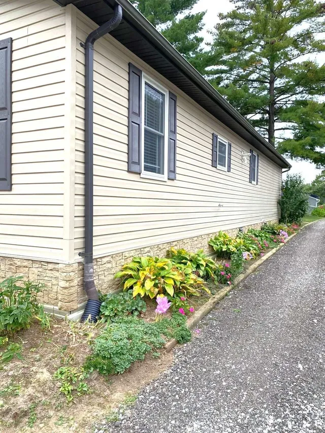 22790 Amiens Rd #131, Middlesex Centre 5
