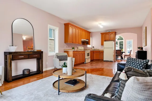 38 Finch Dr, Belleville 2