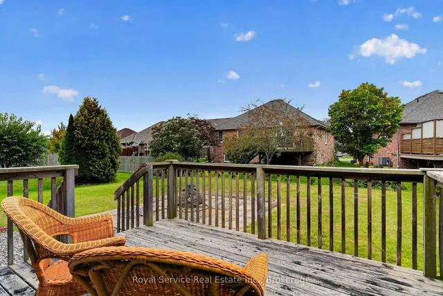 38 Finch Dr, Belleville 4