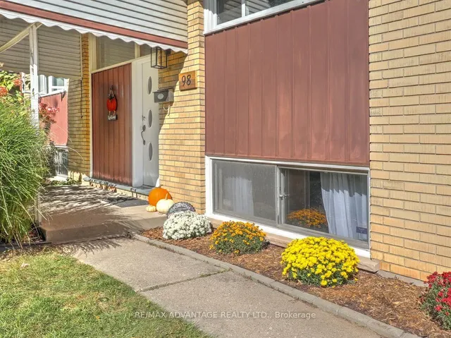 98 Goldwick Cres, London East 3