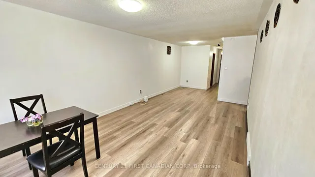 17 Edgemere Cres, London South 4