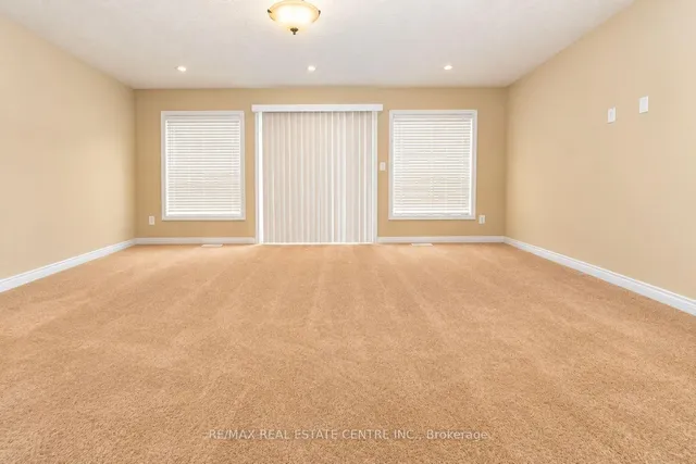 4 Drone Cres, Guelph 4