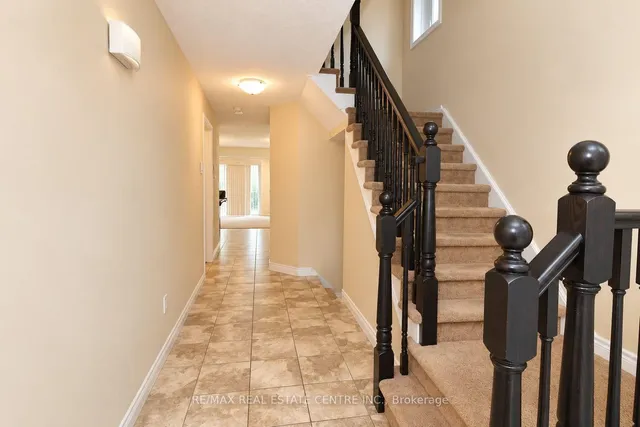 4 Drone Cres, Guelph 2