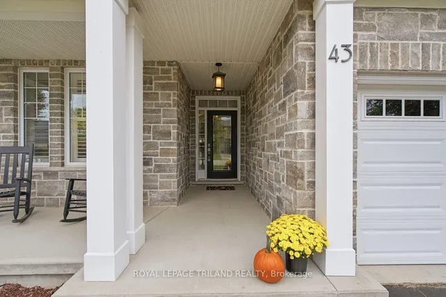 43 Hickory Lane, St. Thomas 4