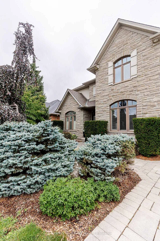 766 Eagletrace Dr, London North 3