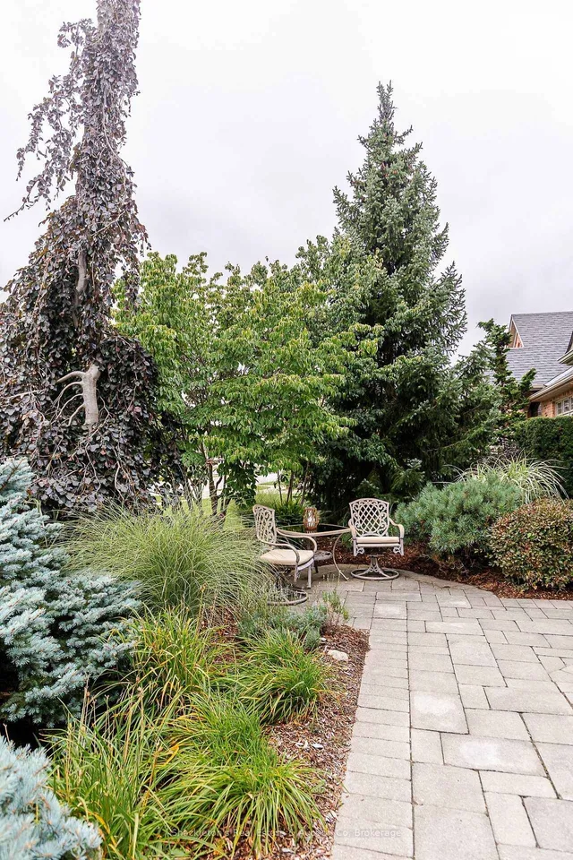 766 Eagletrace Dr, London North 5