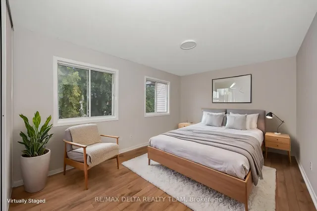 858 Como Cres, Ottawa 2