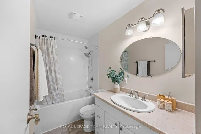 128 McClintock Way, Ottawa 3