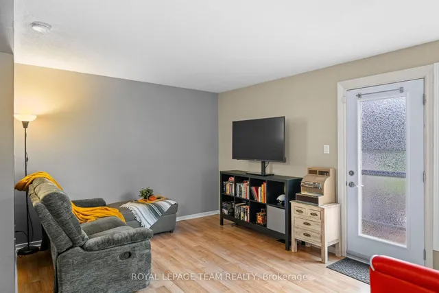 128 McClintock Way, Ottawa 5