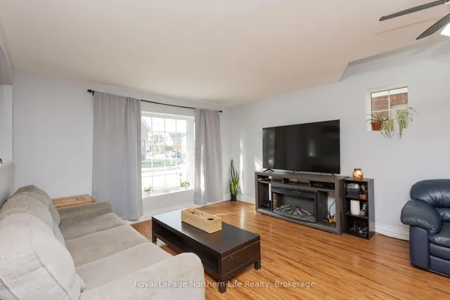 583 Wyld St, North Bay 3