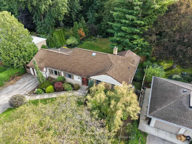 423 Pinetree Dr, London North 3