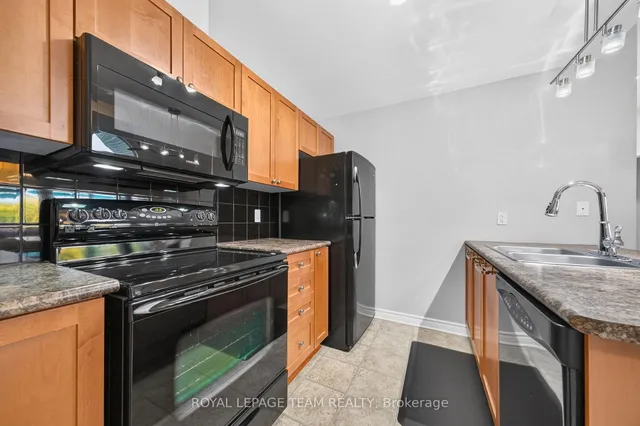 173-C Crestway Dr, Ottawa 3