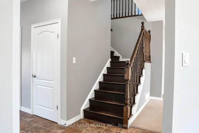 31 Melinda St, Kitchener 5