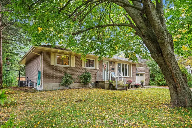 413 Maple Ridge Dr, Kingston 3