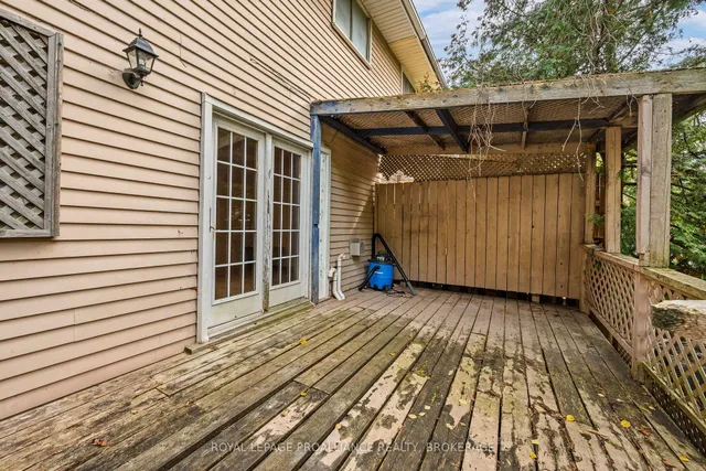 42 Wycliffe Cres, Kingston 3