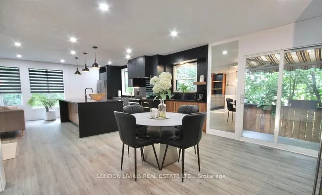 890 Viscount Rd, London South 4