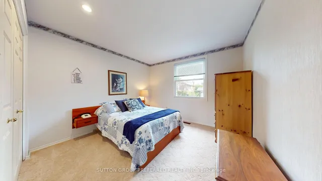 573 Jamaica Crt, London South 3