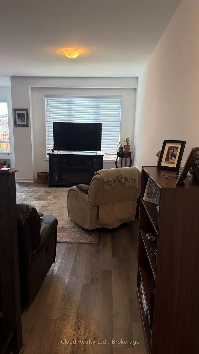 74 Forestwalk St, Kitchener 4