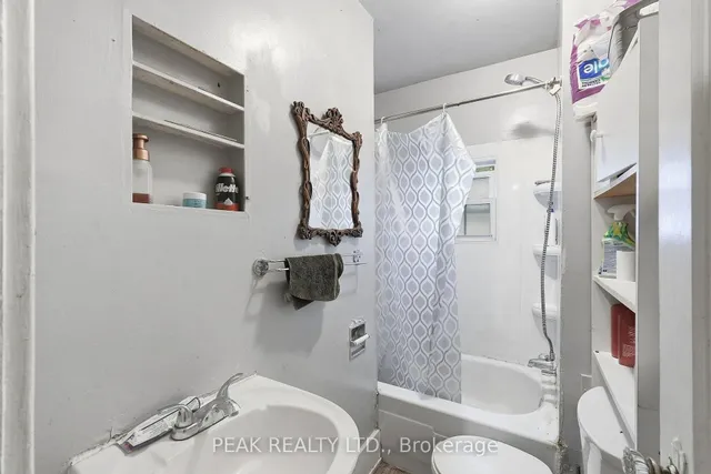 107 Cayley St, Brockton 3